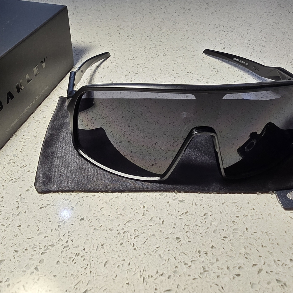 Oakley Sutro Sunglasses Matte Black / Black Prizm New In Box
